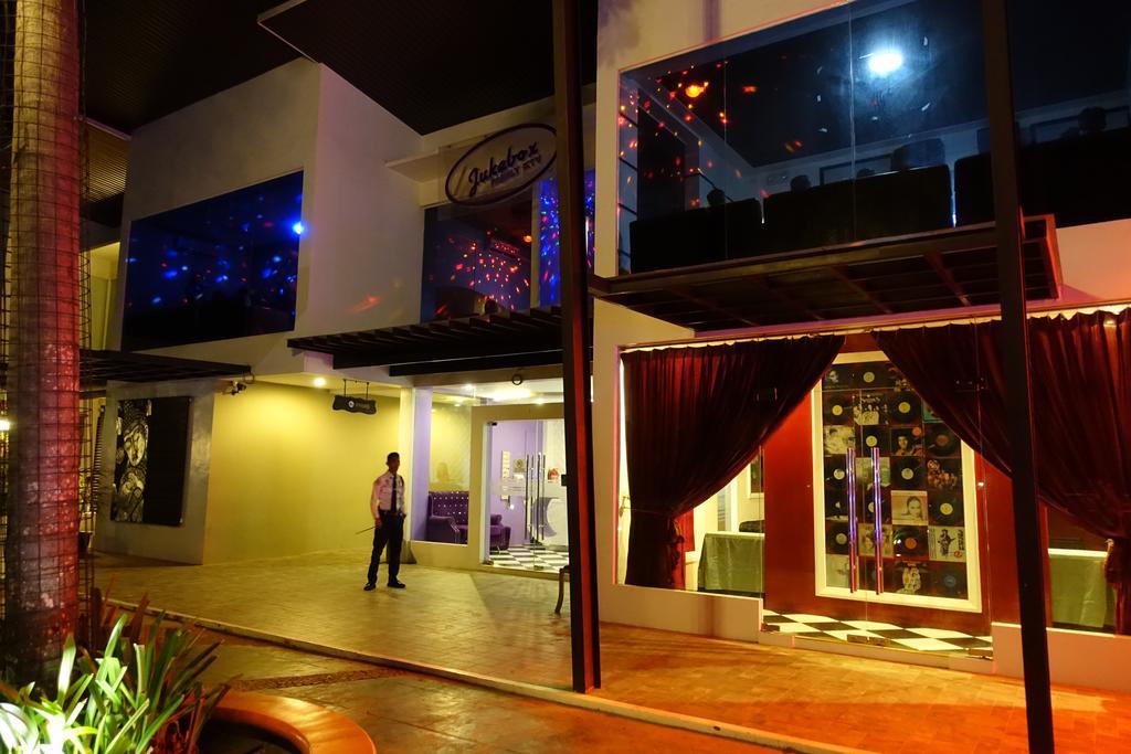 万马纳洛广场酒店 公主港 外观 照片