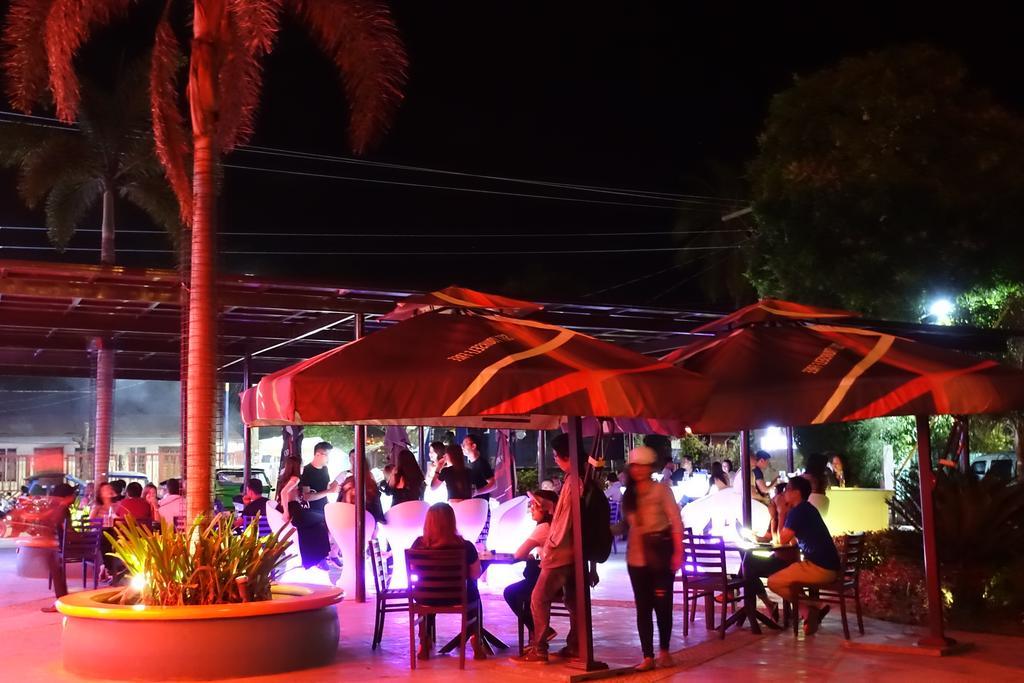 万马纳洛广场酒店 公主港 外观 照片